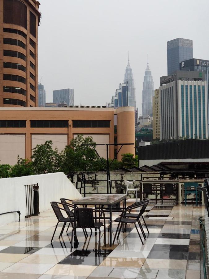 Bestow Capsule Hostel Kuala Lumpur Exterior foto