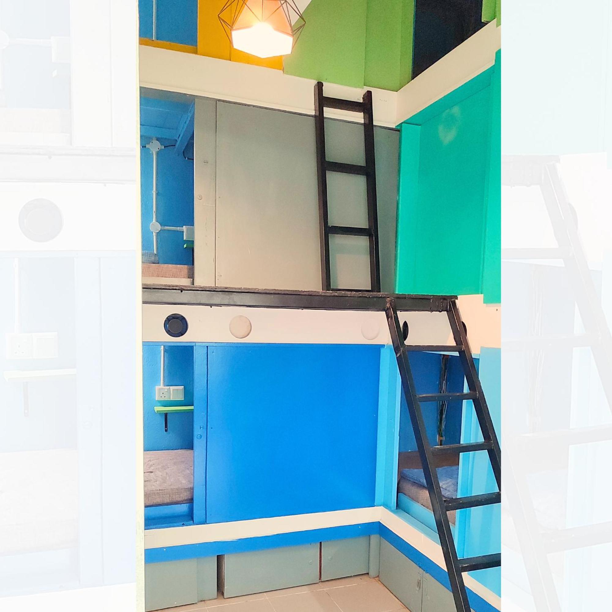 Bestow Capsule Hostel Kuala Lumpur Exterior foto