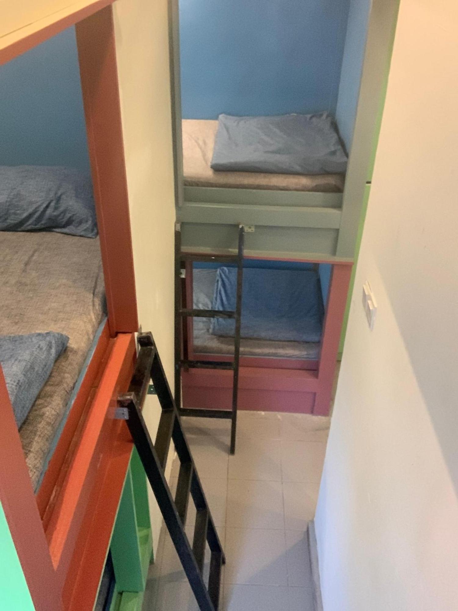 Bestow Capsule Hostel Kuala Lumpur Exterior foto